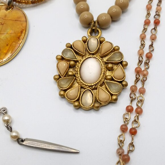 Lot of Earth Tones Boho Necklaces Beaded Pendants Crystal Wood Julio Unmarked - Picture 7 of 11